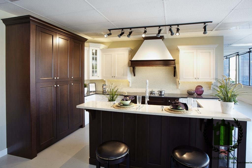 Green Castle Cabinets St Martin Cabinetry Ridgewood Sample Kitchen 1 1024x683